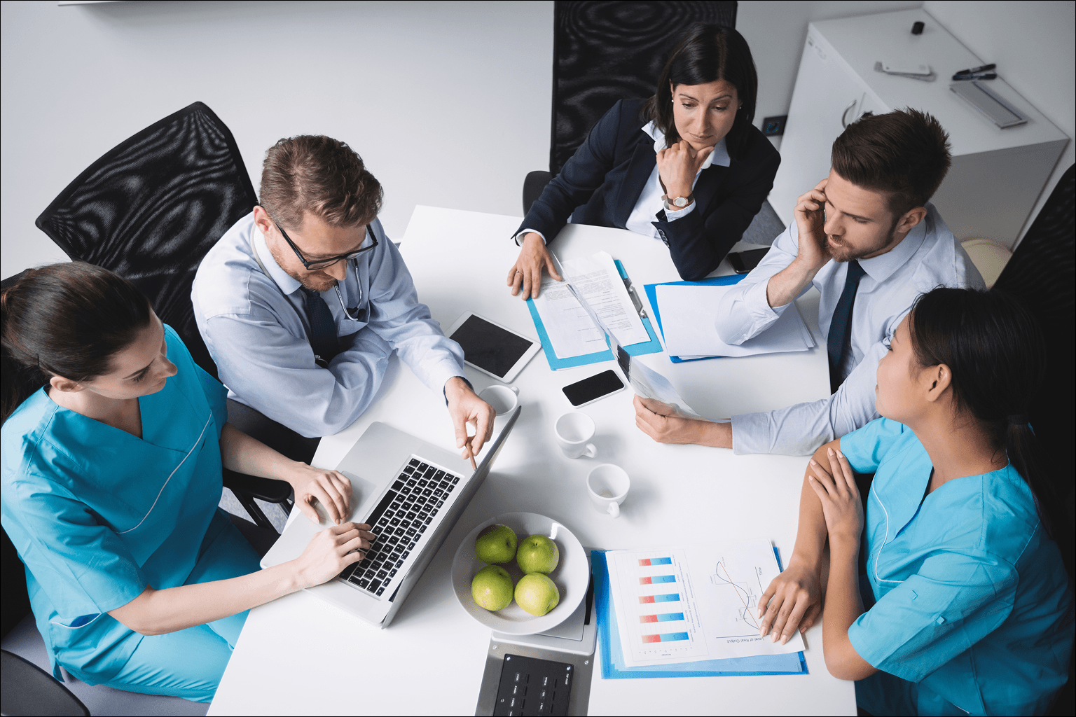 Omnichannel Healthcare Strategy: How to Build Seamless Patient Experiences